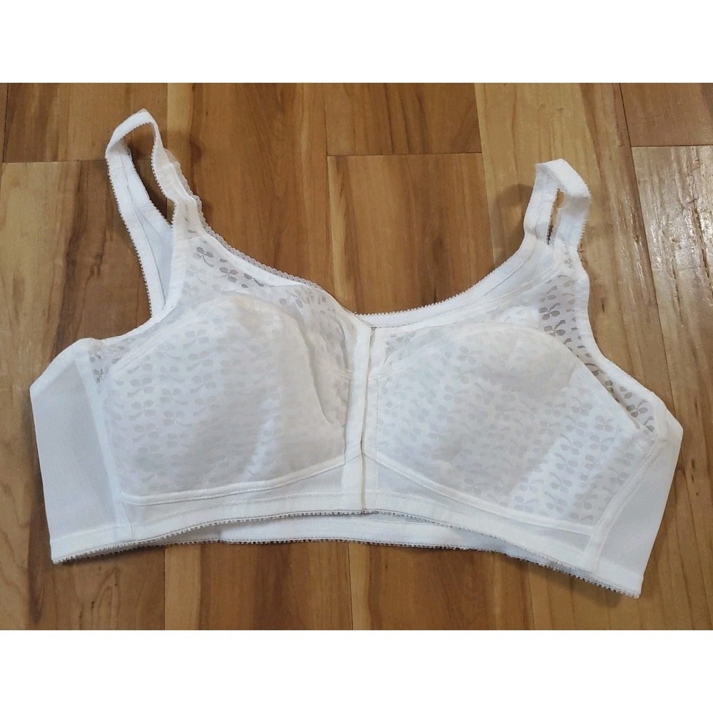 Vintage Bestform Women's 44B Beauty Collection Bra Style# 6300 Front Clasp
